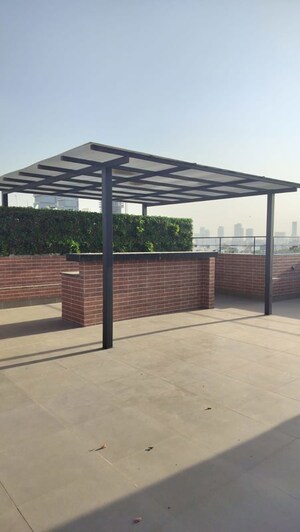 Parking in 4 BHK Builder Floor at DLF Atria, Dlf Phase ii – for Sale