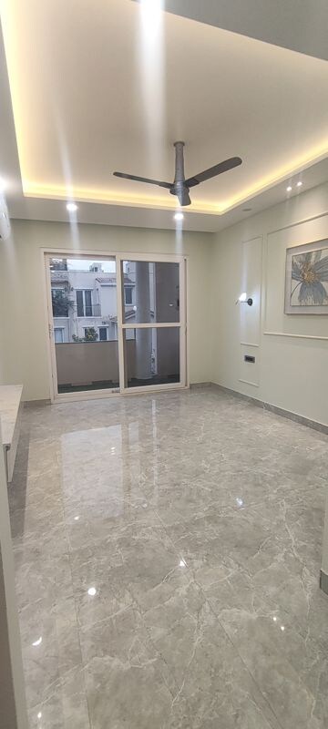 Room in 3.5 BHK Builder Floor at Emaar Marbella, Sector 66 – for Sale