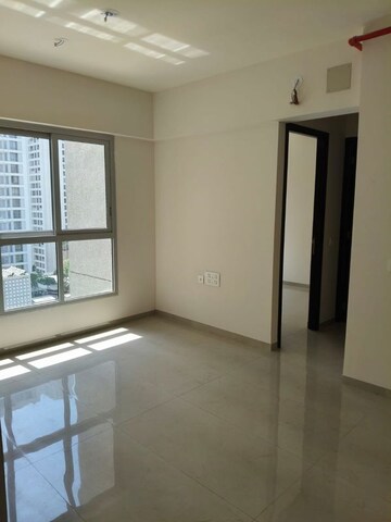 Room in 2 BHK Apartment at Piramal Vaikunth, Balkum Pada – for Sale