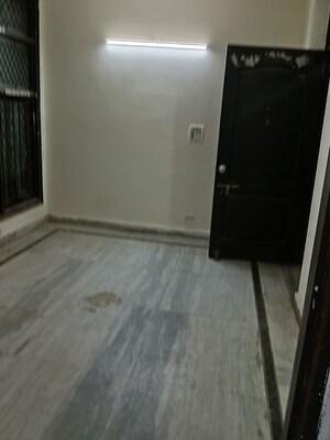 2 BHK Builder Floor For Rent in Ignou Road