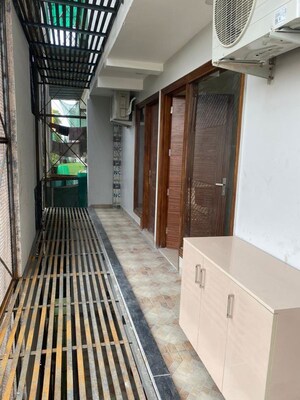 Balcony in 3.5 BHK Builder Floor at Ansal Sushant Lok I, Sector 43 – for Rent