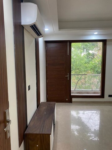 Room in 3.5 BHK Builder Floor at Ansal Sushant Lok I, Sector 43 – for Rent