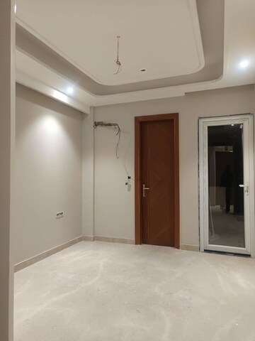 Room in 4 BHK Apartment at Vipul Belmonte, Sector 53 – for Sale