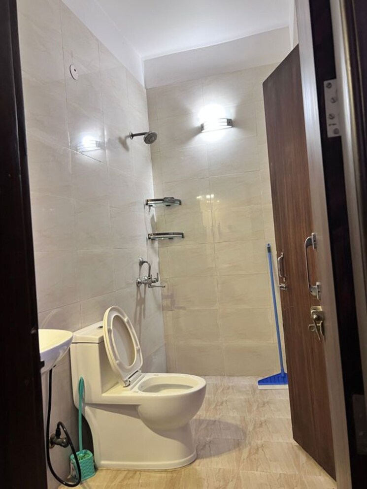 Bathroom, super-mig 2 Bedroom 112 Sq.Mt. Builder Floor In Sector 105 Noida 9867705