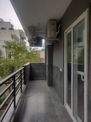 Balcony in 3.5 BHK Builder Floor at Ansal Sushant Lok I, Sector 43 – for Rent