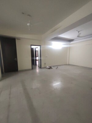 Room in 4 BHK Independent House at RWA Apartments Sector 50, Sector 50 – for Rent