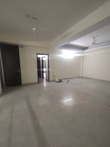Room in 4 BHK Independent House at RWA Apartments Sector 50, Sector 50 – for Rent
