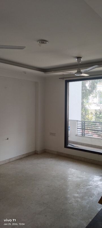 Room in 3.5 BHK Builder Floor at Ansal API Esencia, Sector 67 – for Rent