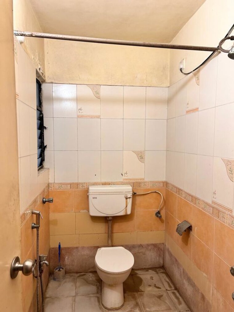 Bathroom, goel-ganga-orchard 2 Bedroom 1049 Sq.Ft. Apartment In Mundhwa Pune 9867913