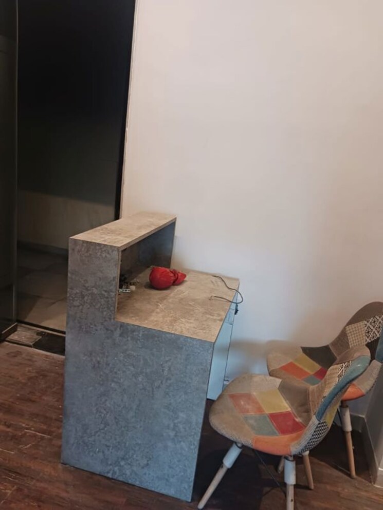 Living Room, vikhroli west Commercial Office Space 500 Sq.Ft. In Vikhroli West Mumbai 9867937