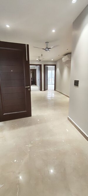 Room in 4 BHK Builder Floor at Emaar MGF Emerald Hills, Sector 65 – for Rent