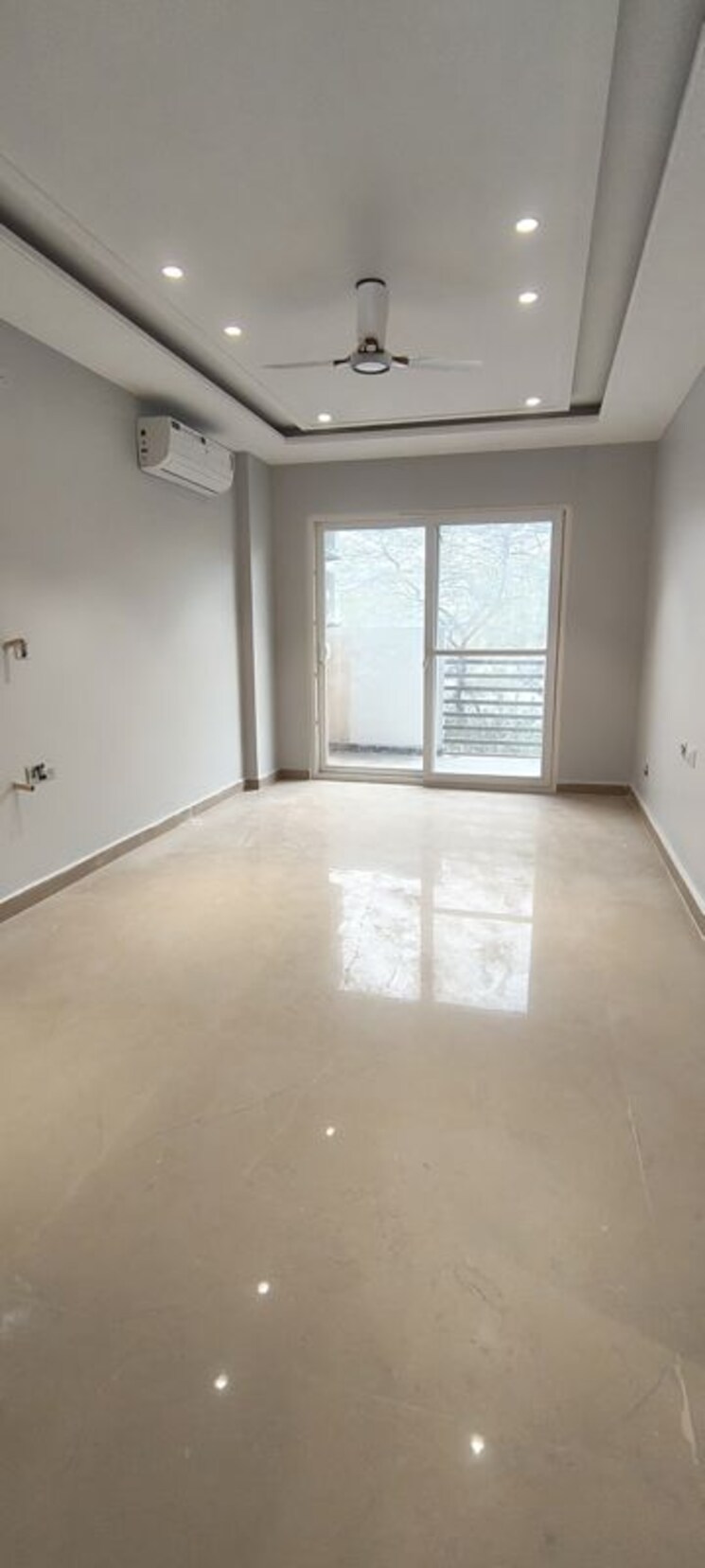 Room, emaar-mgf-emerald-hills 4 Bedroom 350 Sq.Yd. Builder Floor In Sector 65 Gurgaon 9867955