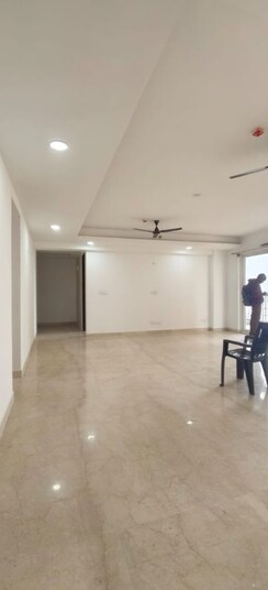3.5 BHK + Servant Room Apartment For Rent in ATS Triumph