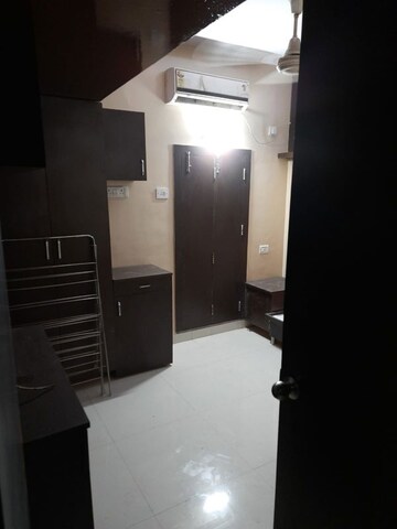 Room in 1 RK Apartment at Lulla Nagar – for Rent