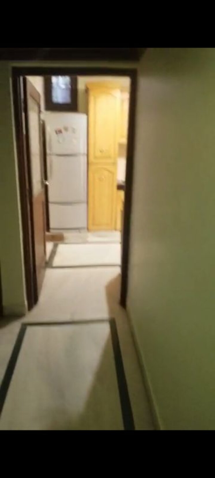 Bathroom, east of kailash 3 Bedroom 200 Sq.Yd. Builder Floor In East Of Kailash Delhi 9868062