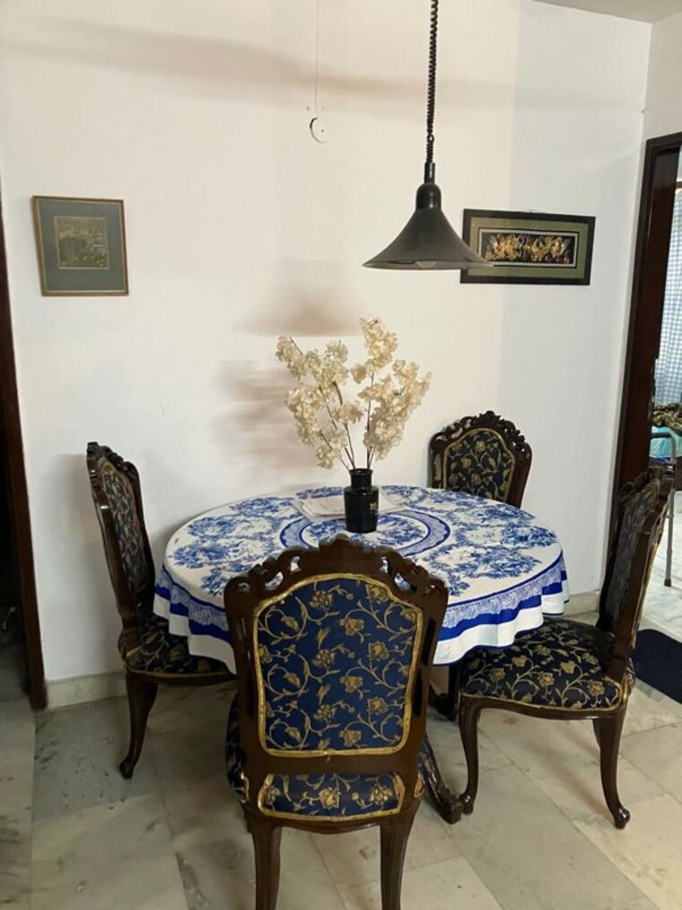 Bedroom, greater kailash 2 Bedroom 200 Sq.Yd. Builder Floor In Greater Kailash Delhi 9868121