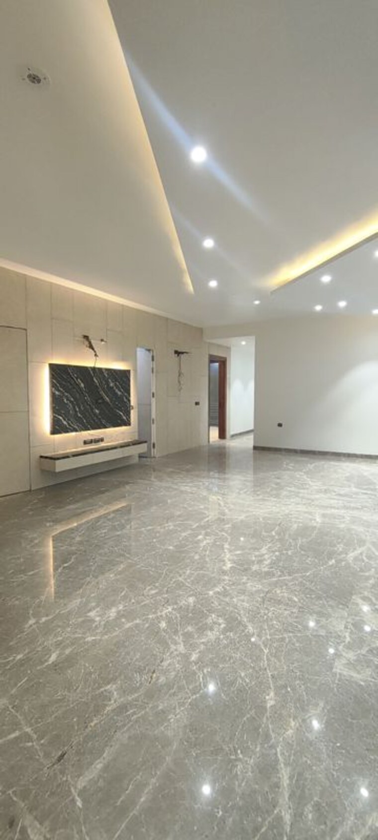 Room, emaar-mgf-emerald-hills 4 Bedroom 500 Sq.Yd. Builder Floor In Sector 65 Gurgaon 9868122