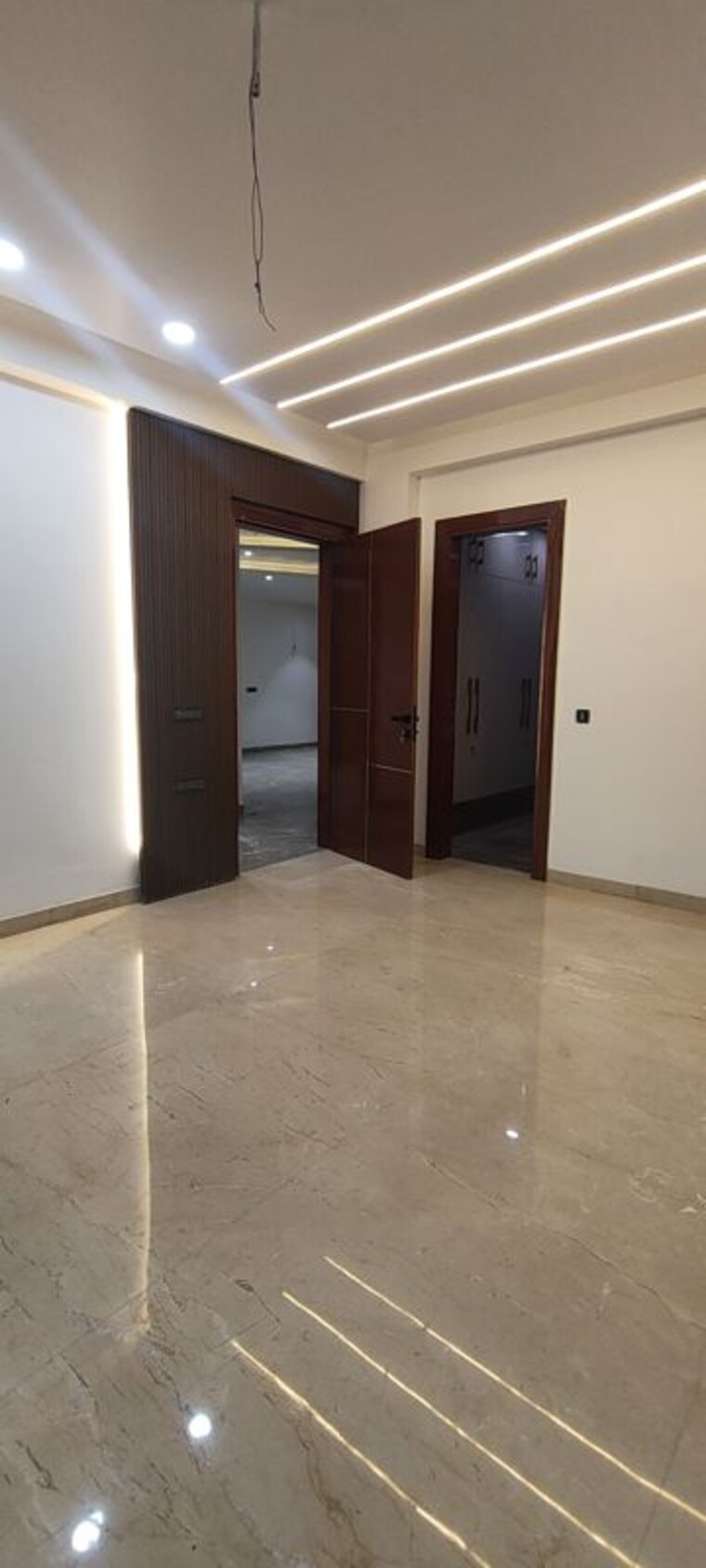 Room, emaar-mgf-emerald-hills 4 Bedroom 500 Sq.Yd. Builder Floor In Sector 65 Gurgaon 9868122