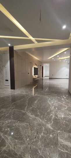 4 BHK + Pooja Room,Servant Room,Study Room,Extra Room Builder Floor For Sale in Emaar MGF Emerald Hills