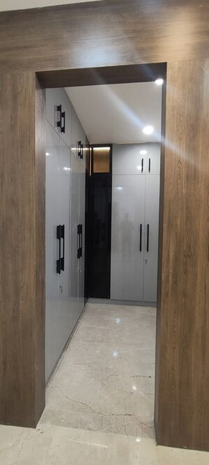 Building Lobby in 4 BHK Builder Floor at Emaar MGF Emerald Hills, Sector 65 – for Sale