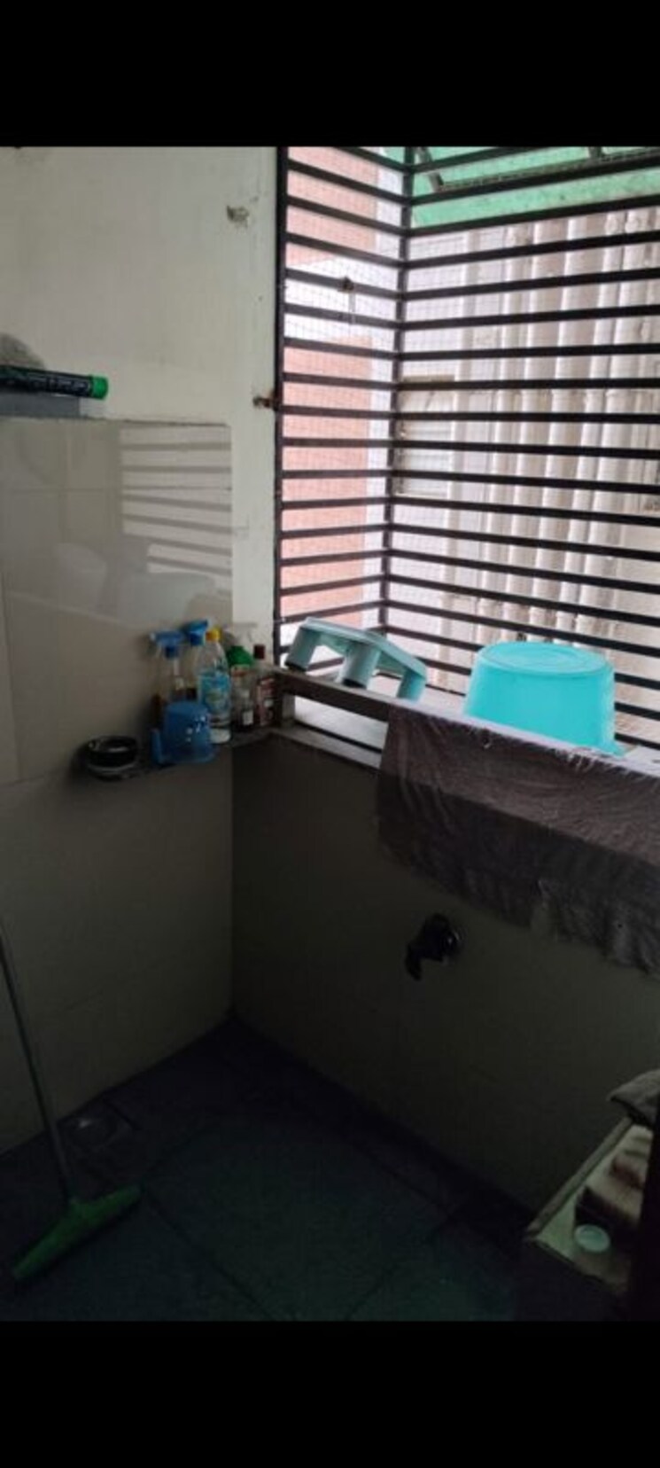 Bathroom, tri-the-evans 3 Bedroom 926 Sq.Ft. Apartment In Chandkheda Ahmedabad 9868143