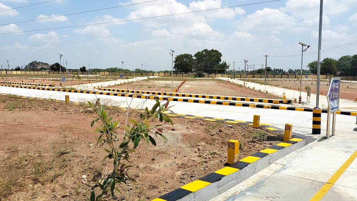 Plot For Sale in Dindugal NH