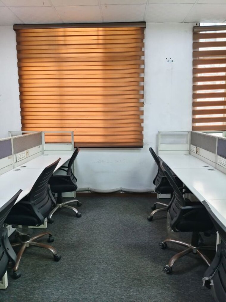 Team Area, sector 63 Commercial Office Space 1000 Sq.Ft. In Sector 63 Noida 9865169