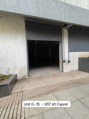  Shop For Rent in Malad West