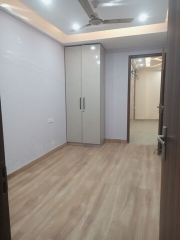 Room in 3 BHK Builder Floor at ML 73 Avenue, Sector 73 – for Sale