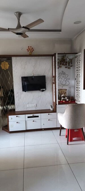 Furnished Amenities in 3 BHK Apartment at Shree Sai Vatsalya, Hadapsar – for Rent