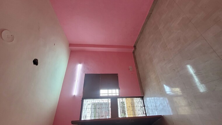 Bedroom, dilshad colony 2 Bedroom 700 Sq.Ft. Apartment In Dilshad Colony Delhi 9868473