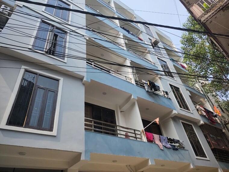 Balcony, khirki extension 2 Bedroom 75 Sq.Yd. Builder Floor In Khirki Extension Delhi 9868504