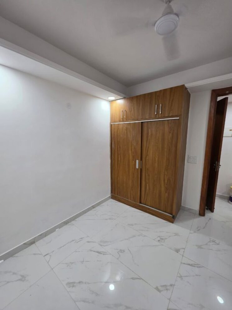 Room, khirki extension 2 Bedroom 75 Sq.Yd. Builder Floor In Khirki Extension Delhi 9868504
