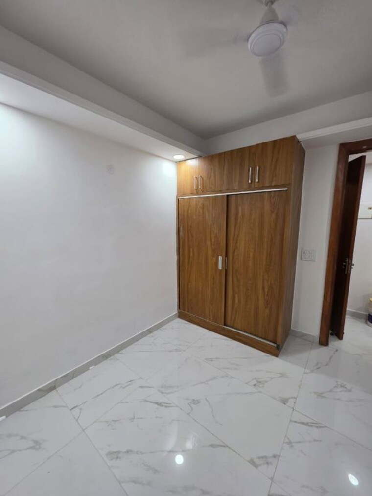 Room, khirki extension 2 Bedroom 75 Sq.Yd. Builder Floor In Khirki Extension Delhi 9868504
