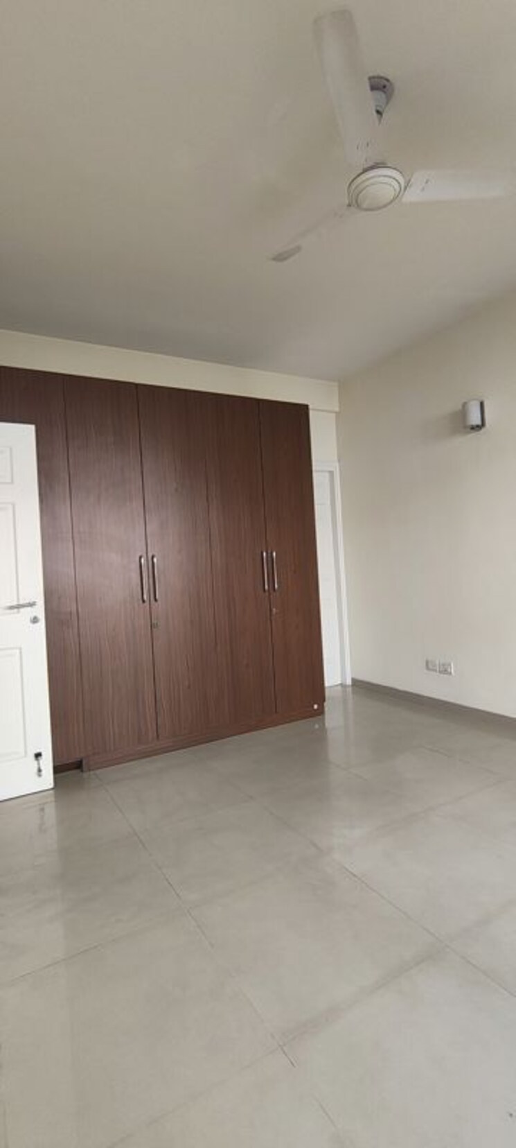 Room, emaar-mgf-emerald-hills 3.5 Bedroom 267 Sq.Yd. Builder Floor In Sector 65 Gurgaon 9868530
