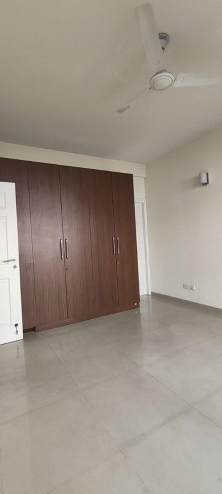 Room, emaar-mgf-emerald-hills 3.5 Bedroom 267 Sq.Yd. Builder Floor In Sector 65 Gurgaon 9868530