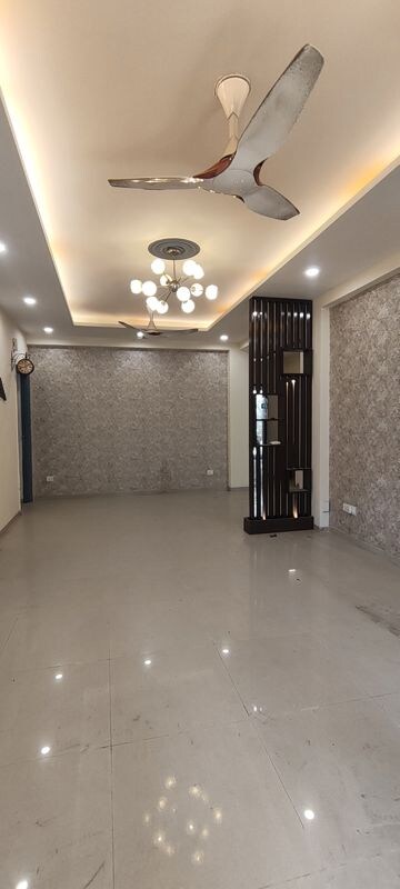 3.5 BHK Builder Floor For Rent in Emaar MGF Emerald Hills, Sector 65