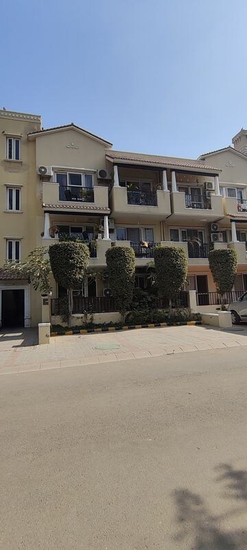 3.5 BHK Builder Floor – Exterior View View at Emaar MGF Emerald Hills, Sector 65 - for Rent