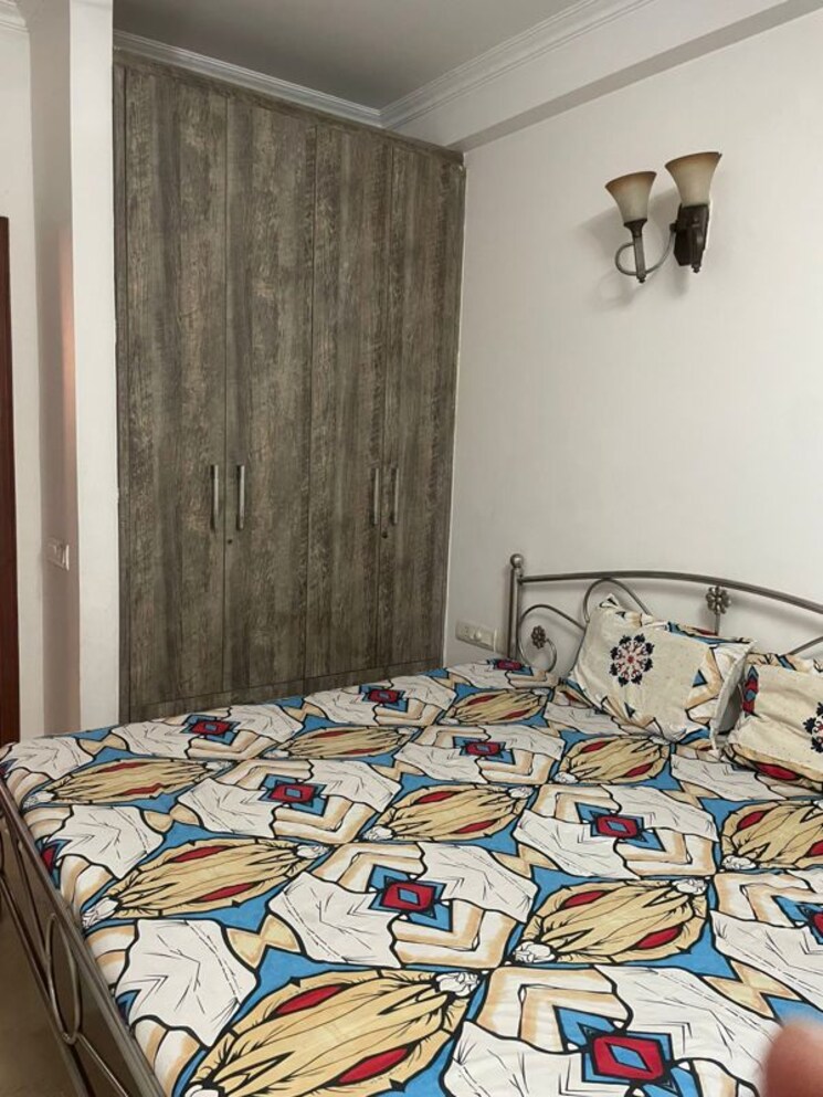 Bedroom, vasant kunj 3 Bedroom 1500 Sq.Ft. Builder Floor In Vasant Kunj Delhi 9868543