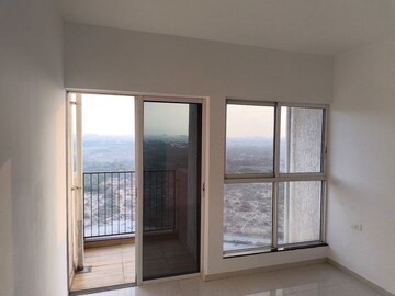 Room in 3 BHK Apartment at Godrej Boulevard Manjri, Manjari – for Rent