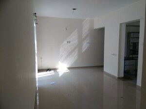 Room in 2 BHK Apartment at Loharuka Green City, Hadapsar – for Rent