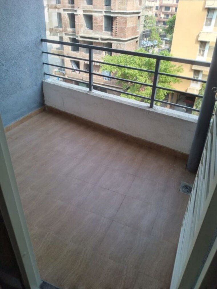 Balcony, balewadi Commercial Office Space 500 Sq.Ft. In Balewadi Pune 9868616