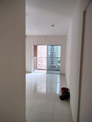 Room in 3 BHK Apartment at Godrej Green Vistas, Mahalunge – for Rent