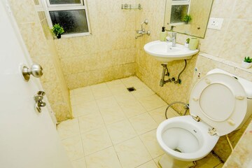 Bathroom in 3 BHK Apartment at Sare Crescent Parc, Sector 92 – for Sale