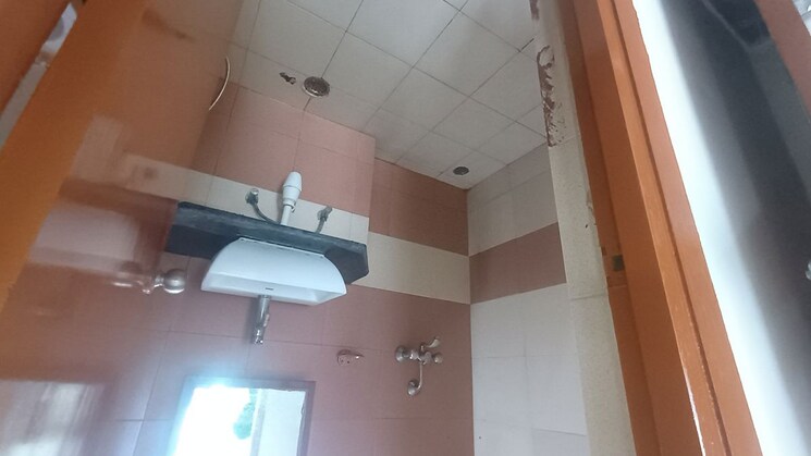 Bathroom, mahagun-mywoods 3 Bedroom 1225 Sq.Ft. Apartment In Sector 16c Greater Noida Greater Noida 9868673