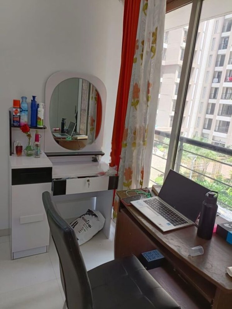 Team Area, runwal-eirene 2 Bedroom 850 Sq.Ft. Apartment In Balkum Pada Thane 9868652
