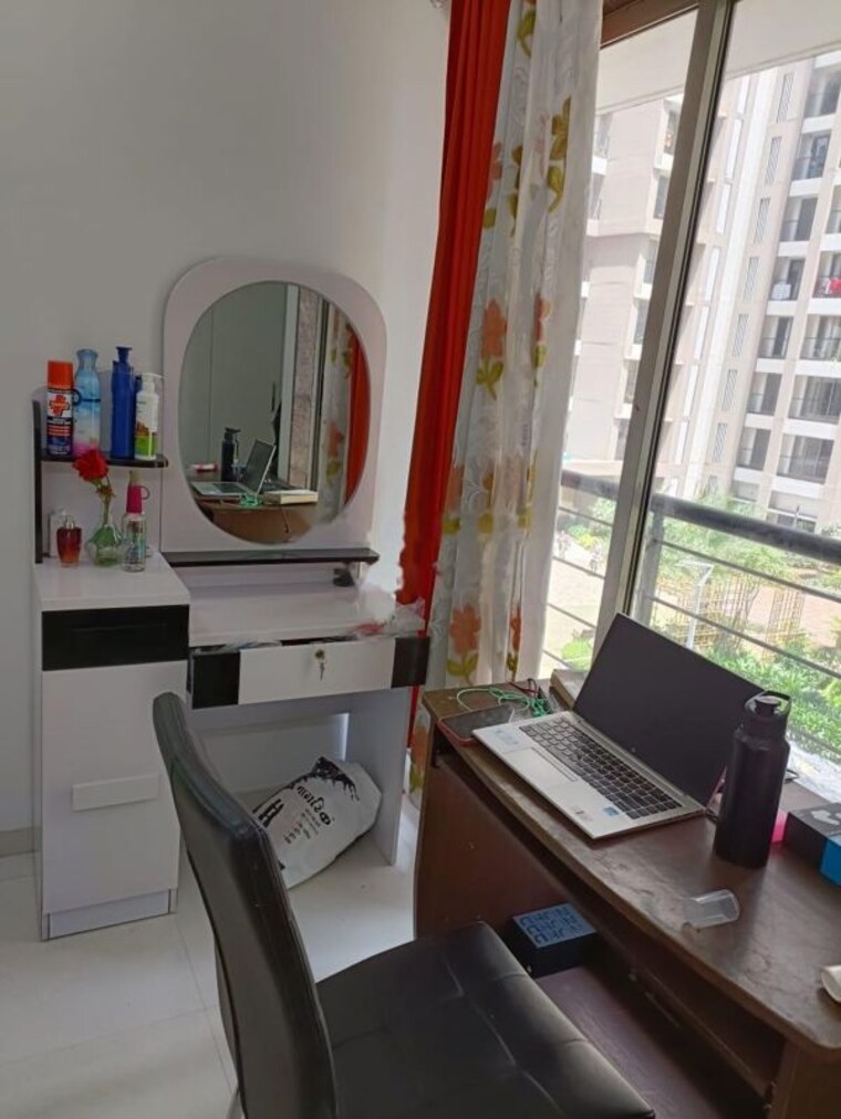 Team Area, runwal-eirene 2 Bedroom 850 Sq.Ft. Apartment In Balkum Pada Thane 9868652