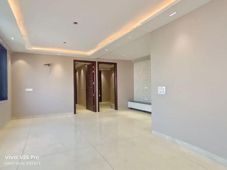 Room, sector 15 3.5 Bedroom 1163 Sq.Ft. Independent House In Sector 15 Panchkula 9868495