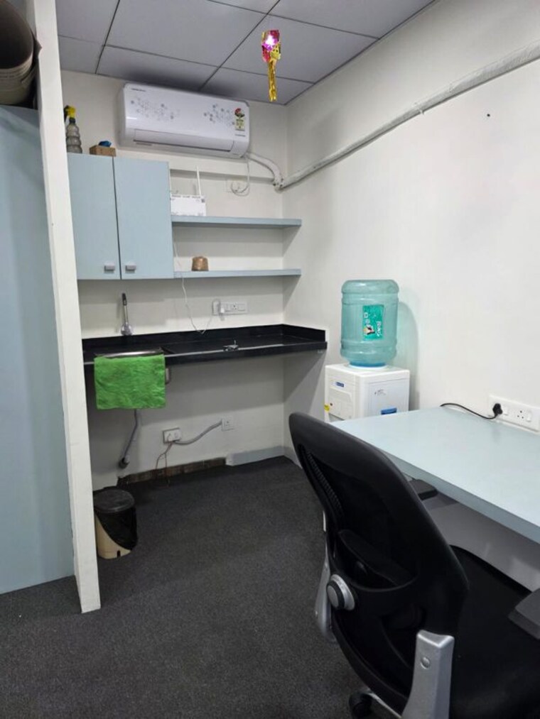 Team Area, metro-house Commercial Office Space 550 Sq.Ft. In Sangamvadi Pune 9868698