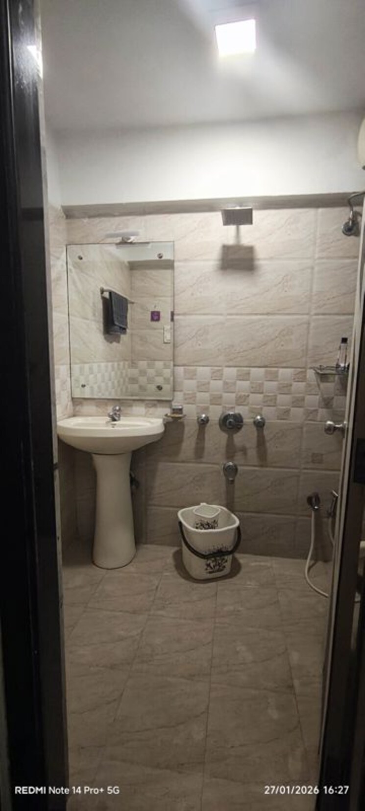 Bathroom, shiv-shivam-apartment Pg For Boys In Andheri West 9868779